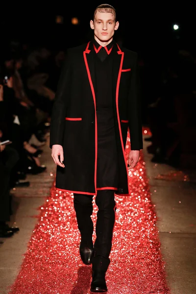 Look 23